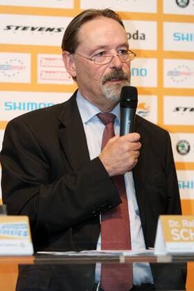 Hamburg Vattenfall Cyclassics 2010, Pressekonferenz: Dr. Rainer Schubach of Vattenfall - xHOCHxZWEIx xMaltexChristiansx o0 Wirtschaft Funktionär