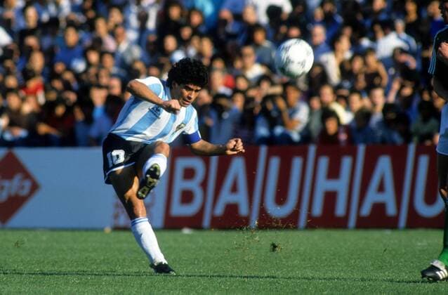 Diego Armando Maradona (Argentinien) zieht ab Fußball Länderspiel Herren Freundschaftsspiel 1987, Nationalteam Einzelbild Buenos Aires Dynamik,