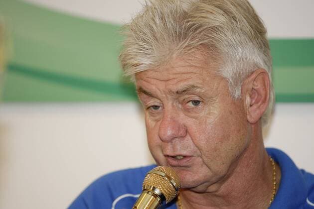 SC Victoria Hamburg - Rot-Weiß Oberhausen, Fußball, DFB-Pokal 2010 2011, 1. Runde, Stadion Hoheluft Hamburg. Pressekonferenz nach Spielende: Trainer Bert Ehm (Victoria Hamburg)
