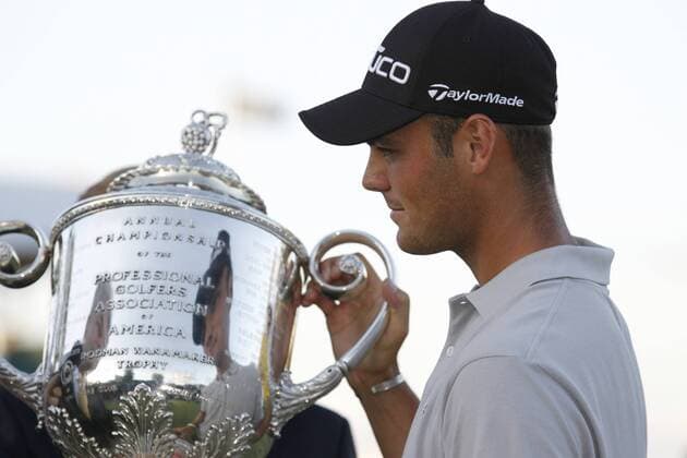 Martin Kaymer of Germany is presented with the Rodman Wanamaker Trophy after winning the 92nd PGA Championship at Whistling Straits in Kohler, Wisconsin on August 15, 2010. Kaymer won a three-hole playoff by one stroke after finishing regulation play with a 11-under-par 277.  BKX2010081516 o0 Pokal