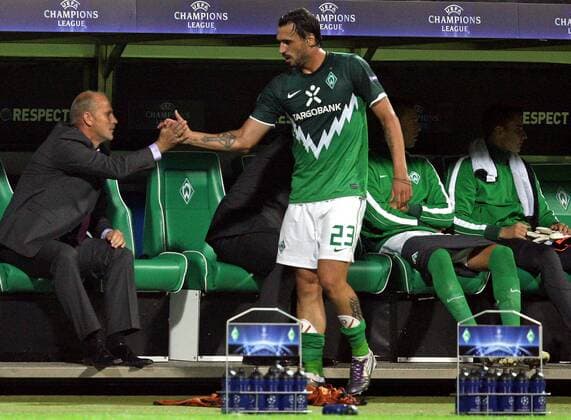 18.08.2010, Fußball Championsleague-Qualifikation Play-Off, 18.08.2010: SV Werder Bremen - Sampdoria Genua, im Weserstadion Bremen, v.l. Trainer Thomas Schaaf (Werder Bremen) , Hugo Almeida (Werder Bremen)