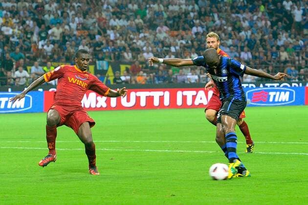 Inter Mailand (blau) vs. AS Rom (rot): Tor Samuel Etoo (R) 