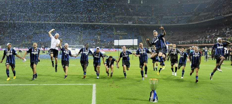 Inter Mailand (blau) vs. AS Rom (rot): Inter - Supercoppa Sieger 2010 -  o0 Jubel, Freude, Totale