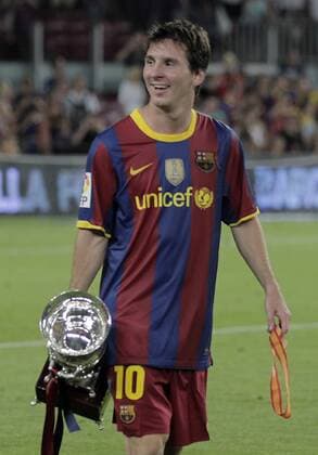 FC Barcelona s Lionel Messi celebrates the victory in the SuperCup of Spain Final match. August 21,2010.  (44942) o0 Barca, Jubel, Freude, Supercopa, Pokal, Feier