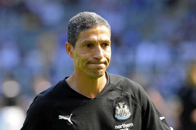 Fußball, Trainerhistorie Newcastle United von 1895 bis heute Newcastle s coach Chris Hughton. - Barclays Premier League Newcastle United (black) v Aston Villa (red) 22nd August, 2010 EDITORIAL USE ONLY. No use with unauthorised audio, video, data, fixture lists, club league logos or live services. Online in-match use limited to 120 images, no video emulation. No use in betting, games or single club league player publications.