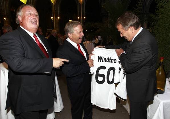 FUSSBALL - ÖFB Sommerfest WIEN,AUSTRIA,23.AUG.10 - Sommerfest des ÖFB anlässlich der 60. Geburtstage von ÖFB Präsident Leo Windtner und ÖFB Generaldirektor Alfred Ludwig, Praesident und Generaldirektor. Bild zeigt v.li.: Generaldirektor ÖFB Alfred Ludwig, ÖFB Präsident Leo Windtner (AUT) und DFB Generalsekretär Wolfgang Niersbach (AUT).  o0 Funktionär