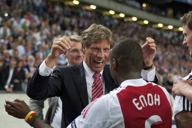 rik van den boog,Ajax-directeur (R),met Eyong Enoh - AFC Ajax Amsterdam (white) vs. Dinamo Kiev (blue) - Kiev Play-offs Champions League 2010 2011 xVIxwjxdijkdrentxIVx 164170 o0 Funktionär, Jubel, Freude,