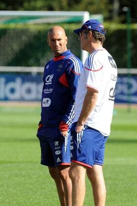 Training Nationalteam Frankreich - Clairefontaine - 01 09 2010 - Zinedine ZIDANE li. - Nationaltrainer Laurent BLANC - xAnthonyBibardxFEPx  o0 Trainer