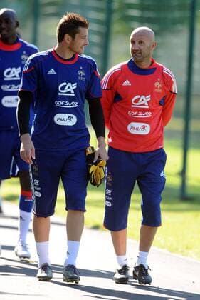Training Nationalteam Frankreich - Clairefontaine - 01 09 2010 - Fabien BARTHEZ re. und Cedric CARRASSO - xAnthonyBibardxFEPx 