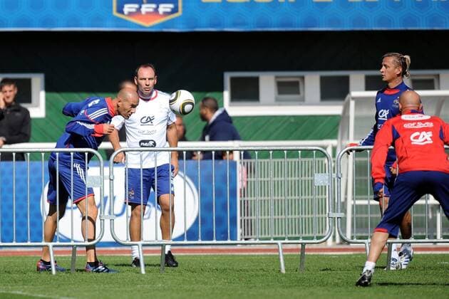 Training Nationalteam Frankreich - Clairefontaine - 01 09 2010 - Zinedine ZIDANE li. - xAnthonyBibardxFEPx 