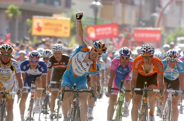 Vuelta a Espana 2010, 5. Etappe, Guadix - Lorca: Tyler Farrar (Garmin - Transitions 2010) gewinnt die Etappe, dahinter Koldo Fernandez (Euskaltel - Euskadi 2010, re.) -  o0 Etappensieg Ziel Zieldurchfahrt Jubel Freude