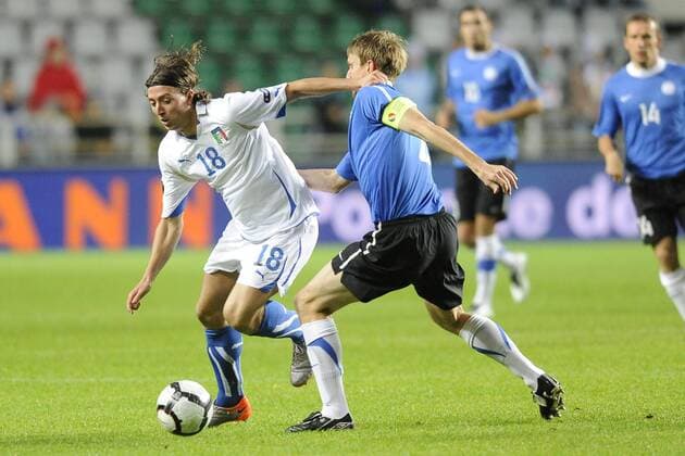 Estland (blau) - Italien (weiß), Riccardo Montolivo (L), Raio Piiroja 