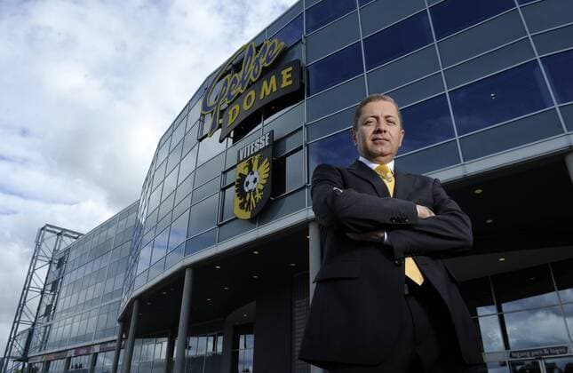 Teamowner Merab Jordania, Vitesse Arnheim, vor dem Gelredome in Arnheim, 2010 2011 xVIxOrangexPicturesxIVx 168009 o0 Besitzer