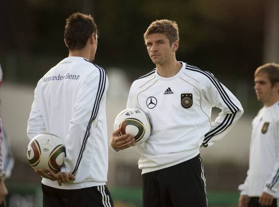 Köln, 05.09.2010, Fußball Training Miroslav Klose (Deutschland, li.) und Thomas Mueller (Deutschland)