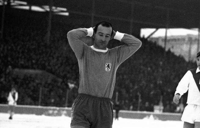 Hans Rebele (1860) enttäuscht Fußball 1. BL Herren Saison 1966 1967, TSV 1860 München - 1. FC Köln 2:1 Einzelbild München Enttäuschung, Verzweiflung,