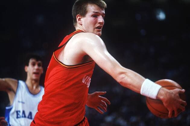 EuroBasket 2022, DBB, Historie, EM - Historie Henrik ROEDL, Basketballspieler, National, Aktion mit Ball, in dem Spiel Griechenland - Deutschland 73:76, Halbfinale am 02.07.1993 bei der Basketball-Europameisterschaft EM 1993 in Deutschland