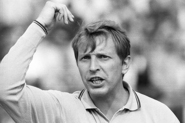 Hannover 96 gegen 1. FC Köln 1-4 am 03. 06. 1972. Trainer Rolf Herings vom 1. FC Köln. o0 1971 1972