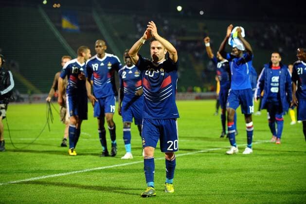 Bosnien und Herzegowina (weiß) vs. Frankreich (blau): - Mathieu VALBUENA - BibardFEP- 