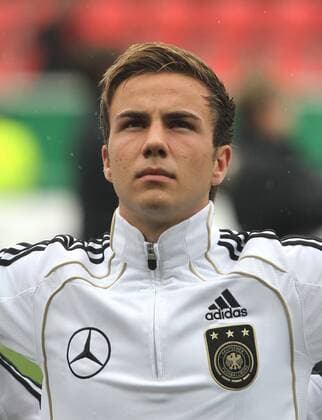 Qualifikation zur U 21 - EM, Deutschland - Nordirland 3-0, v.l. Mario Götze, Deutschland U 21, Portrait bei Nationalhymne,