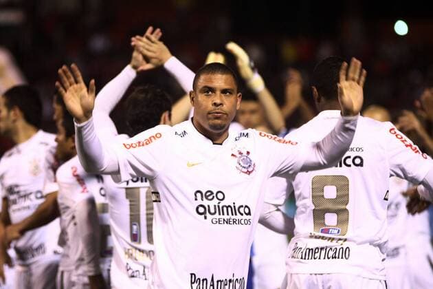 Ronaldo celebrates during the match Atletico Paranaense Curitiba vs Corinthians Sao Paulo --- x(7x)xDanielxAugustoxJr.x  o0 Jubel Freude