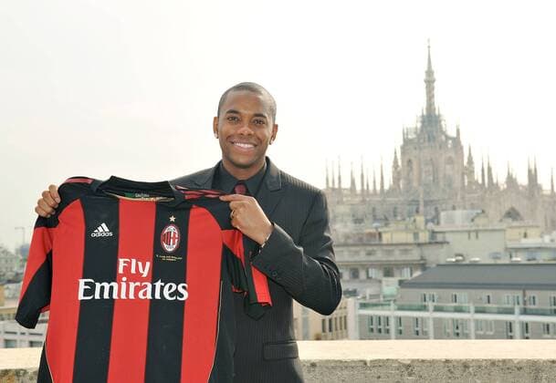 Neuzugang ROBINHO (AC Mailand) bei seiner Vorstellung o0 Trikot Objekte