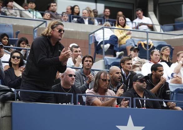 US Open 2010, USTA Billie Jean King National Tennis Center, Flushing Meadows, New York, ITF Grand Slam Tennis Tournament . Stanislas Wawrinka (SUI) Clan in der Spieler Loge, ganz links Trainer Peter Lundgren (SWE).