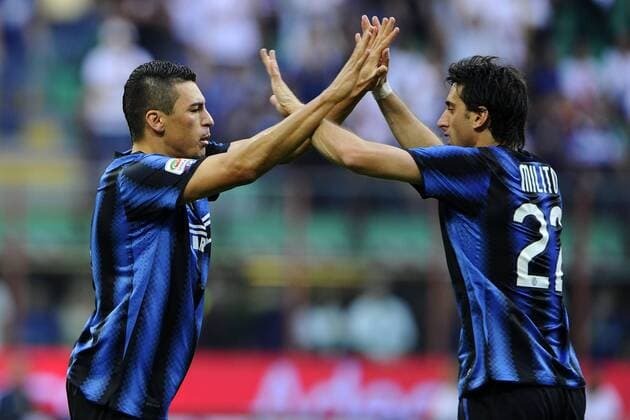 Inter Mailand (blau) vs. Udinese Calcio (weiß) 2:1 Torjubel Inter Lucio (li.) und Diego Milito  o0 Jubel, Freude