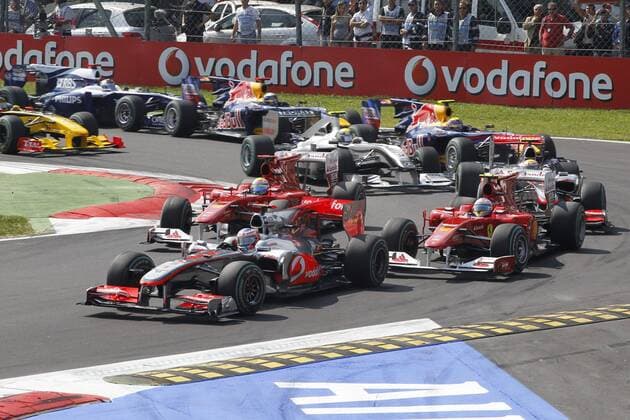 Start: GP Italien 2010 Formel 1 Grand Prix Italien 2010 - Jenson Button McLaren in Führung o0 Totale Teilnehmer Fahrer