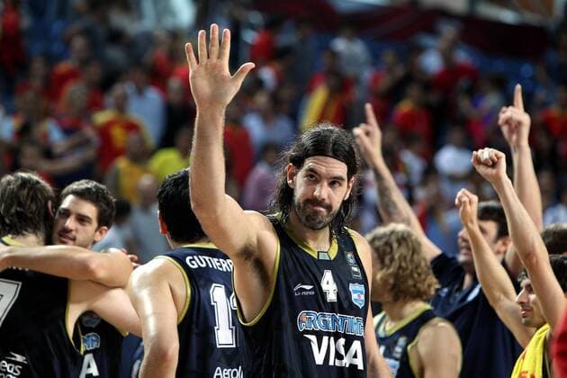 Luis Scola (front) of Argentina gestures after the classification match against Spain in the 2010 FIBA Basketball World Championship in Istanbul  o0 Jubel, Freude