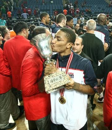 2010 FIBA World Championship FINAL match at Sinan Erdem Dome Arena, Istanbul. 12.09.2010. USA - World Champions 2010 - Pictured: Derrick Rose  o0 Jubel Freude Feier Objekte Pokal Trophäe Medaille Gold