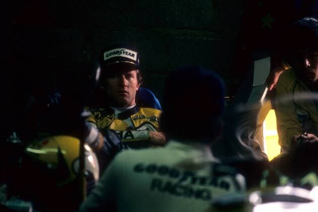 Kenny Roberts (USA Yamaha) in der Box 