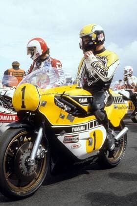 Kenny Roberts (USA Yamaha, 1) und Johnny Cecotto (Venezuela Yamaha)  o0 Grid 500er, 500ccm, 500-er, ccm
