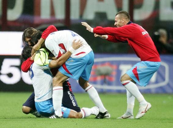 AC Milan vs. Catania Calcio: Catania s player celebrates after scoring against Milan. ALBERTOXCAMICI o0 Jubel Freude