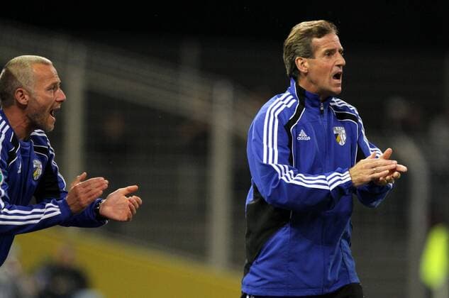 Fussball 3.Liga - FC Carl Zeiss Jena (weiß) vs. VfR Aalen (schwarz) - Co-Trainer Mark Zimmermann (L) und Trainer Jürgen Raab (beide Jena)