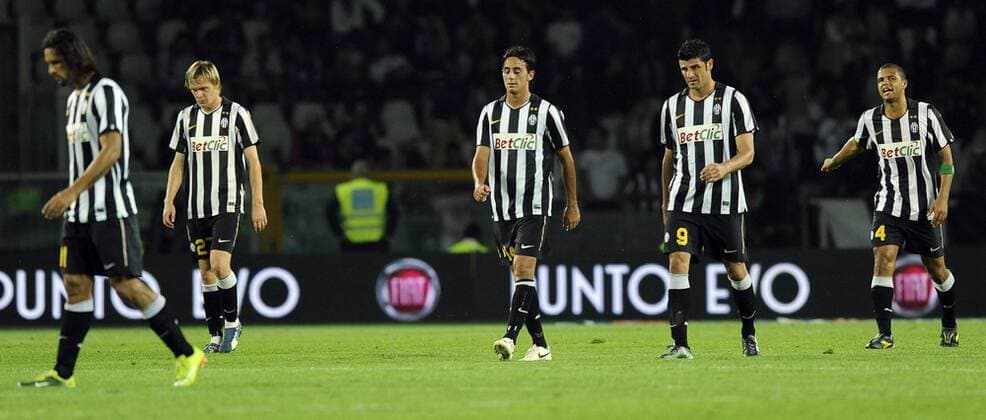 Juventus Turin Juve (Schwarz) vs US Palermo (Rosa): Juve enttäuscht v re.: Felipe Melo, Vincenzo Iaquinta, Alberto Aquilani, Milos Krasic 