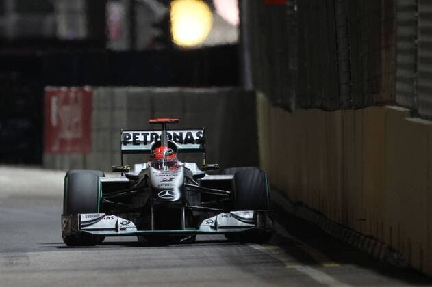 Motorsports Formula 1: World Championship 2010, GP of Singapore, 03 Michael Schumacher (GER, Mercedes GP Petronas), xHOCHxZWEIx