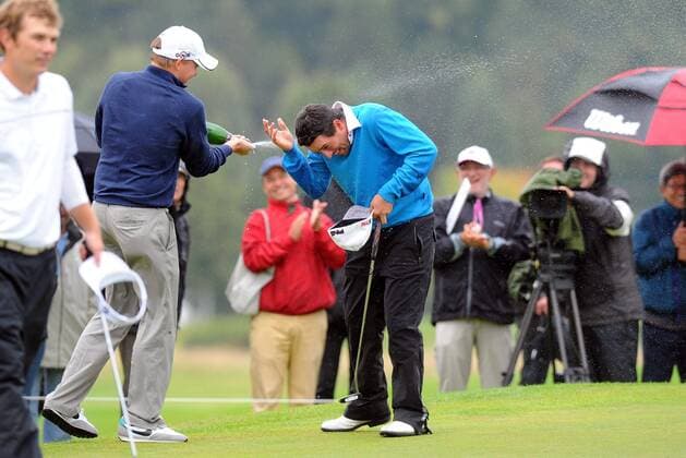 GOLF : Vivendi Cup - Sieger John PARRY (England, L) bekommt eine Sektdusche - xAnthony.BibardxFEPx 