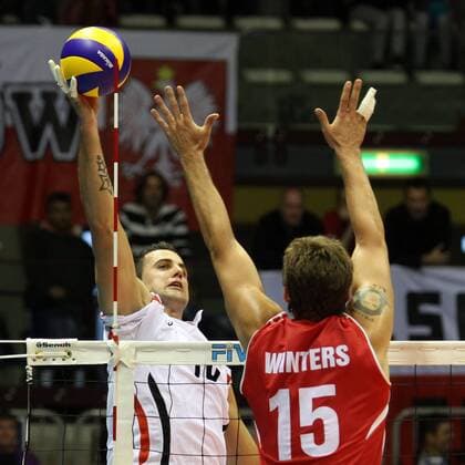 MENS WORLD CHAMPIONSHIP 2010, GER (white) vs Kanada: - GEORG GROZER (L) FREDRIC WINTERS (R)  20100927CSKP4001