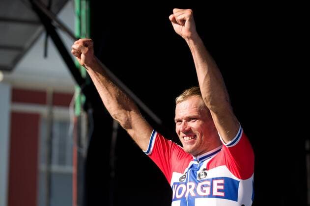 Oct. 3, 2010 - Geelong - Thor Hushovd (NOR) celebrates his gold medal at the 2010 UCI Road World Championships Elite Men Road Race in Geelong. - ZUMAx35 o0 Jubel, Freude Sieg, Sieger Weltmeister Siegerehrung