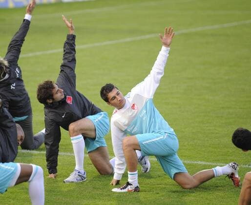 Nuri Sahin (rechts) und Halil Altintop (links), Training der Türkischen Nationalmannschaft im Potsdamer Karl-Liebknecht-Stadion, Fußball, Saison 2010 2011, Potsdam, 04.10.2010,
