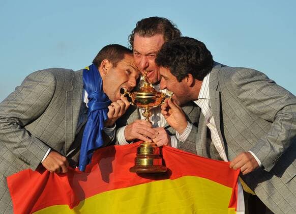 Golf - Ryder Cup 2010 - Day 4, LtR: Sergio Garcia (ESP), Miguel Angel Jimenez (ESP) and Jose Maria Olazabal (ESP) celebrate with the Ryder Cup trophy at Celtic Manor, Newport  o0 Objekte