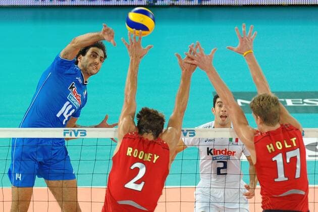Alessandro Fei (Italien, li.), Sean Rooney (2) und Maxwell Holt (USA) - USA (rot) vs. Italien (blau) AntoniettaXBaldassarre