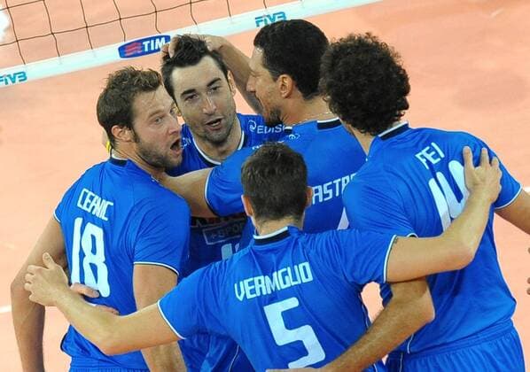 Jubel, v.li.: Matej Cernic, Cristian Savani, Luigi Mastrangelo, Valerio Vermiglio (5) und Alessandro Fei - USA (rot) vs. Italien (blau) AntoniettaXBaldassarre o0 Freude