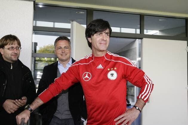 Bundestrainer Joachim Löw - Training Deutschland in Berlin