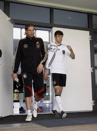 Tim Wiese, Torwart (li.) und Thomas Müller - Training Deutschland in Berlin