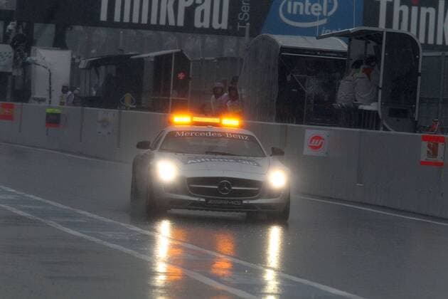 Formel 1, GP von Japan in Suzuka, 09.10.10 Safetycar, o0 Safetycar, Safety Car, Pacecar, Pace, Sicherheitsfahrzeug, Sicherheit, Streckenfahrzeug,