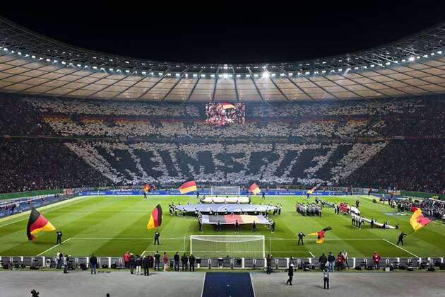 Fanchoreografie Heimspiel 08. Oktober 2010 Deutschland Olympiastadion Berlin o0 Choreografie Fan, Zuschauer Schriftzug