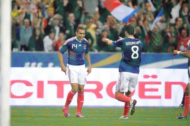 Frankreich (blau) vs. Rumänien (gelb) - Dimitri Payet (L) und Yoann Gourcuff - xNxLEGOUICxFEPx -  o0 Jubel, Freude,
