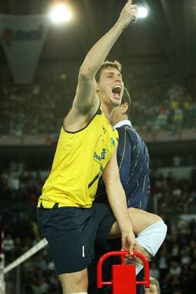 Bruno Mossa Rezende of Brazil celebrates the victory jumping up next to the referee during the final 1st-2nd place Cuba v Brazil of FIVB Men s Volleyball World Championship 2010 at Palalottomatica in Rome on October 10th, 2010. xMarcoxMegax  ActionPlus20150902 o0 Jubel, Freude, Feier