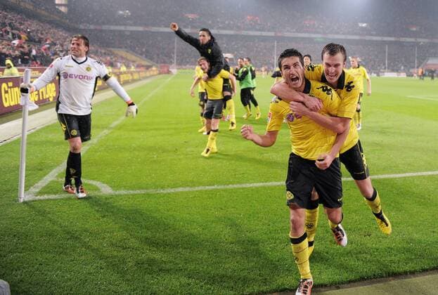 FUSSBALL 1. BUNDESLIGA SAISON 2010 2011, 1. FC Köln - Borussia Dortmund (BVB), SCHLLUSSJUBEL Dortmund; Nuri Sahin (2.v.re.) umarmt von Kevin Grosskreutz (re)  o0 Jubel, Freude